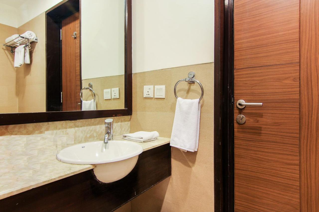 Hotel Vibe By The Lalit Traveller Faridabad Esterno foto