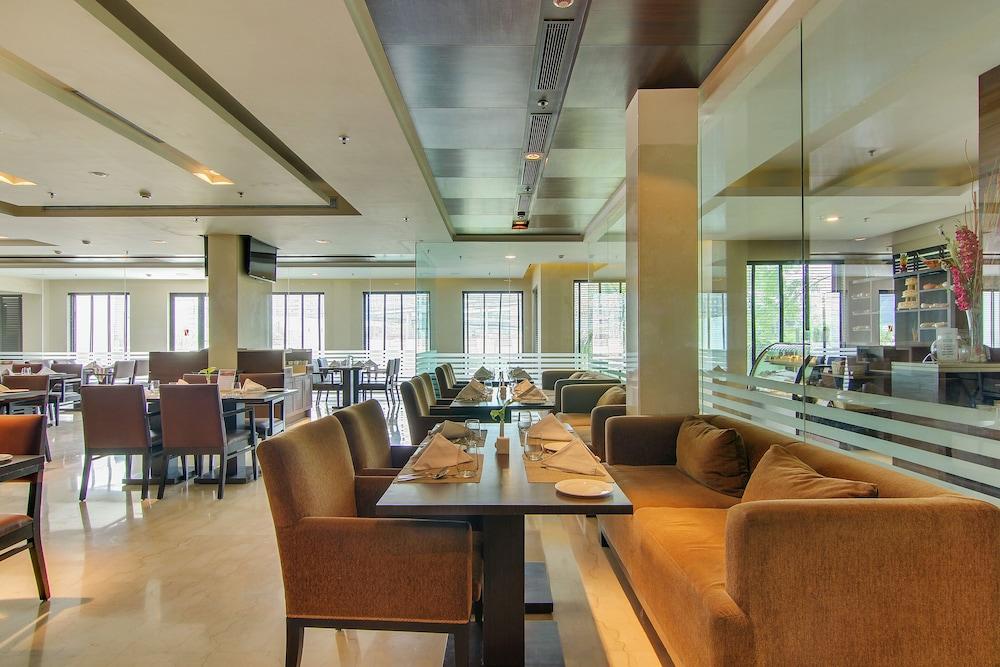 Hotel Vibe By The Lalit Traveller Faridabad Esterno foto