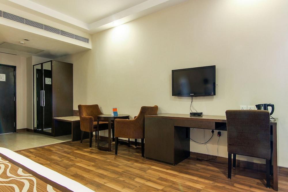 Hotel Vibe By The Lalit Traveller Faridabad Esterno foto