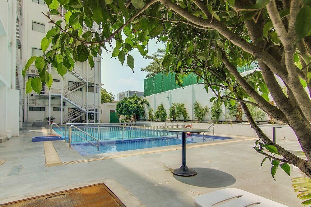 Hotel Vibe By The Lalit Traveller Faridabad Esterno foto