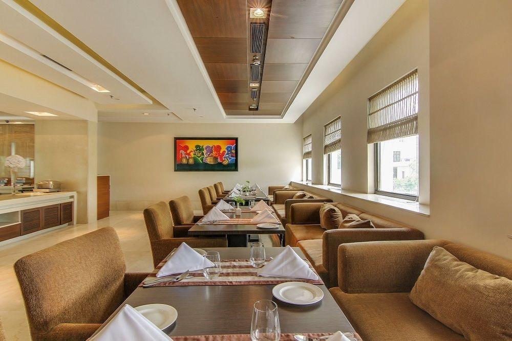 Hotel Vibe By The Lalit Traveller Faridabad Esterno foto