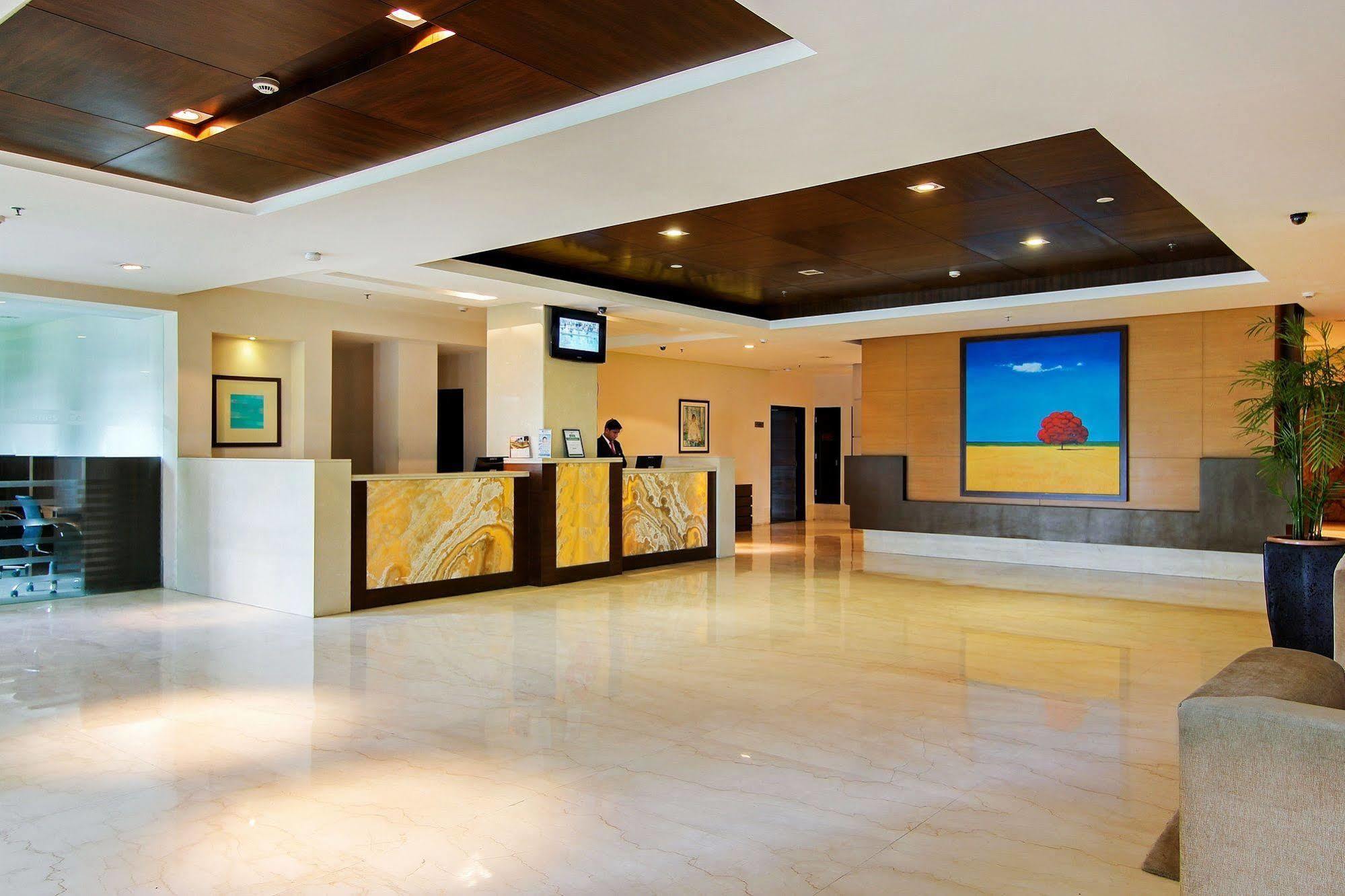 Hotel Vibe By The Lalit Traveller Faridabad Esterno foto