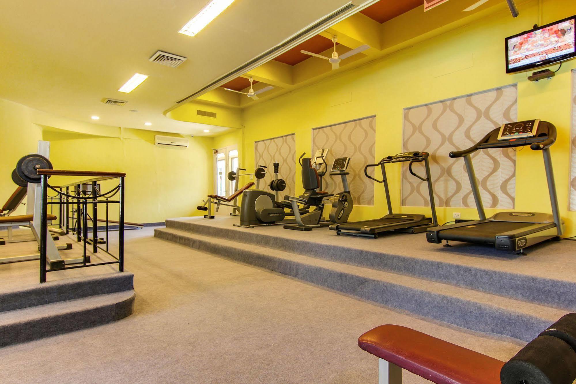 Hotel Vibe By The Lalit Traveller Faridabad Esterno foto