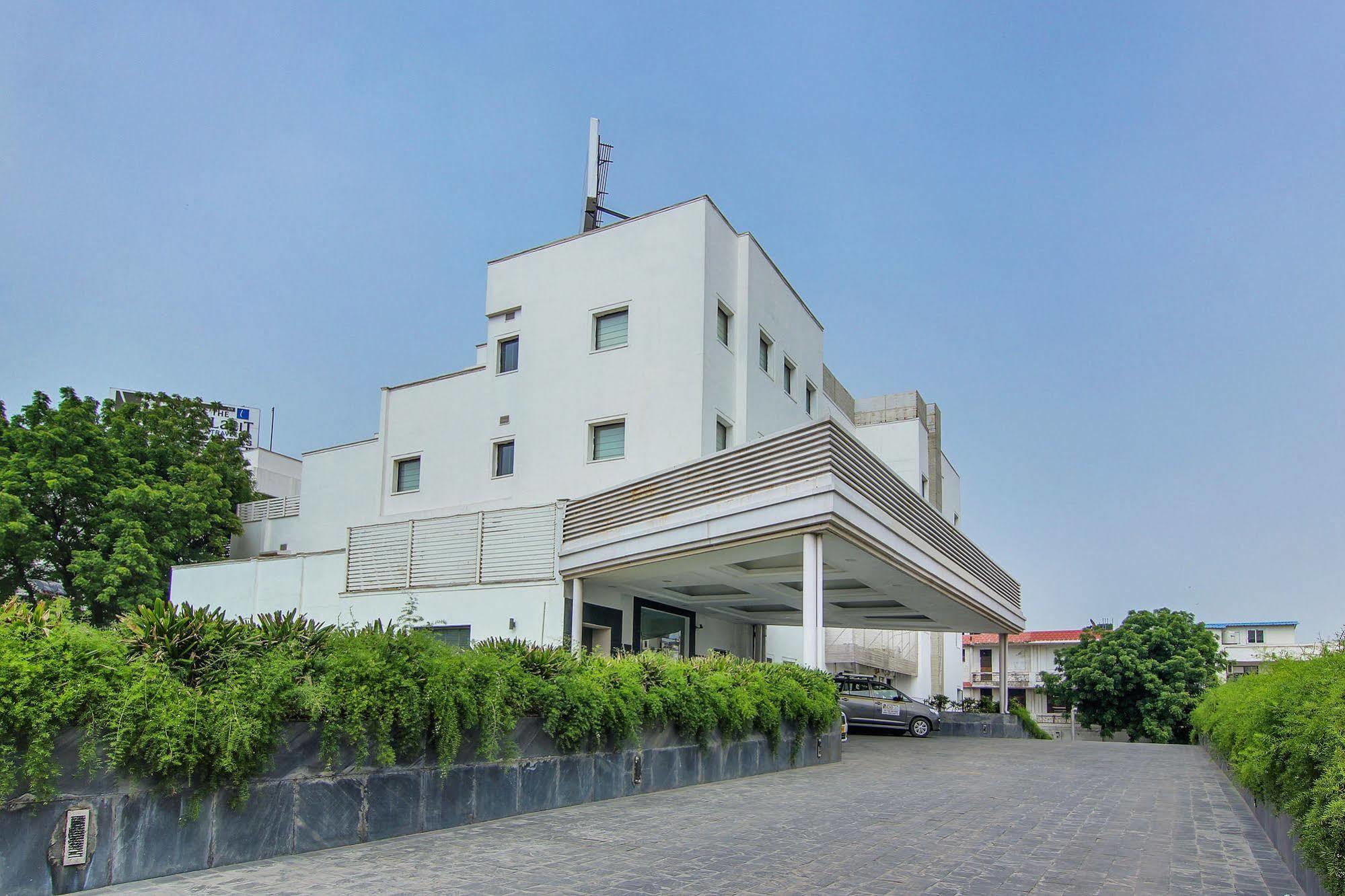 Hotel Vibe By The Lalit Traveller Faridabad Esterno foto