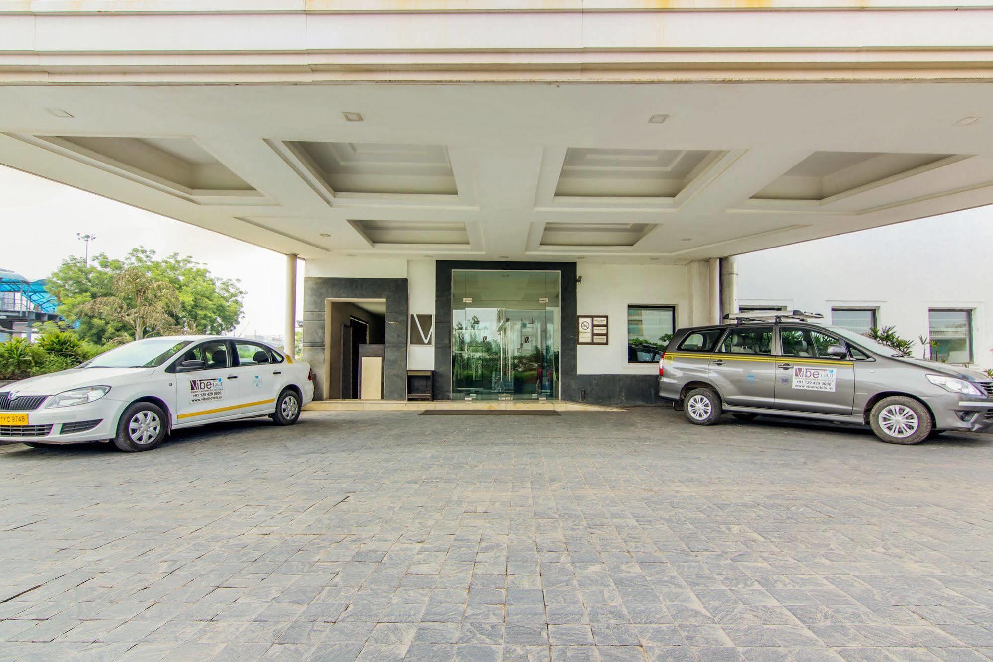 Hotel Vibe By The Lalit Traveller Faridabad Esterno foto