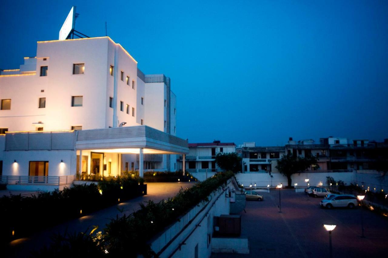 Hotel Vibe By The Lalit Traveller Faridabad Esterno foto